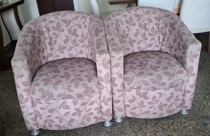 Vendo cadeiras de apoio para sala de estar 
