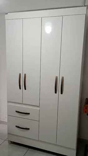 Vende-se guarda roupa