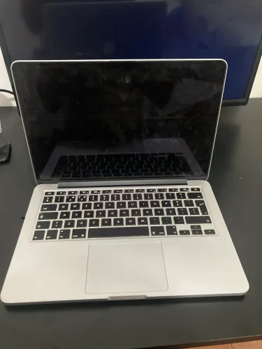 MacBook Pro 13" (Retina, Early 2015) - TELA QUEIMADA