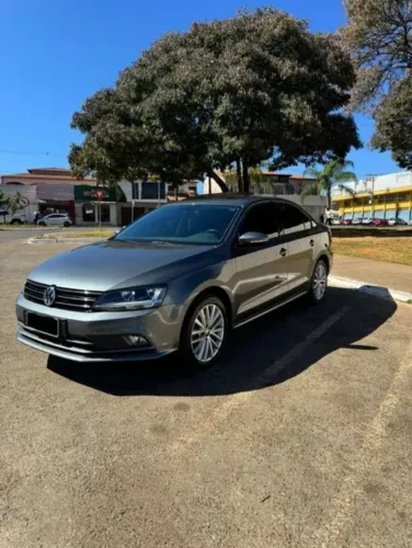 Volkswagen Jetta Comfortline 1.4 TSI 16V 4P Aut. 2017
