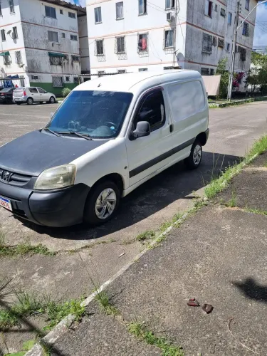 Peugeot Partner Van 1.6 Flex 16V 5P 2011