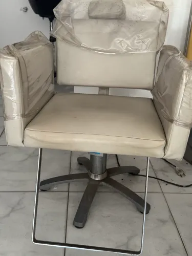 Cadeira de salão, bom estado..