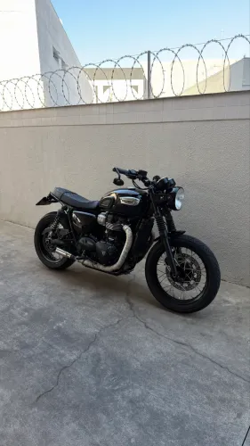 Triumph Bonneville T100 Black 900