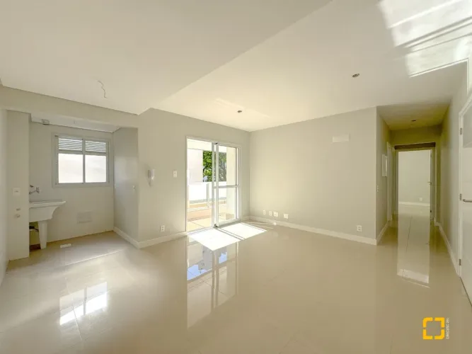 Apartamento 2 dormitórios, sendo 1 suíte - 1 vaga de garagem - Itacorubi - Florianópolis/S