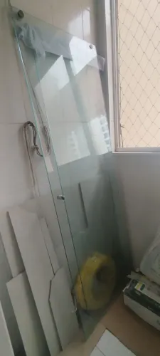 Vendo blindex de banheiro e chuveiro 127V Fame