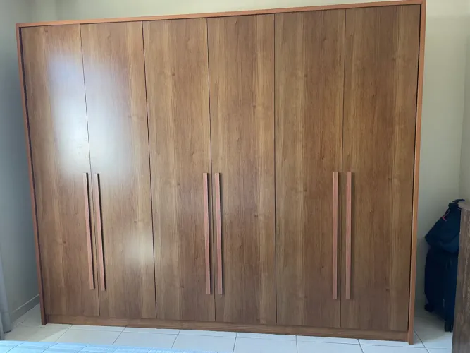 Guarda-roupa 6 portas