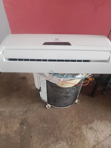 Vendo ar condicionado 12 mil BTUs convencional
