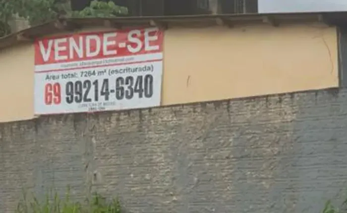 Vendo uma excelente Área na Rua 3 e Meio Bem pertinho da Br