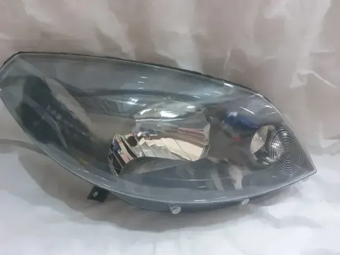 Farol Direito Sandero Stepway 12/14 Cinza Ler Descrição N130