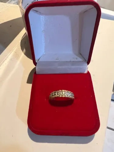anel em ouro 18k