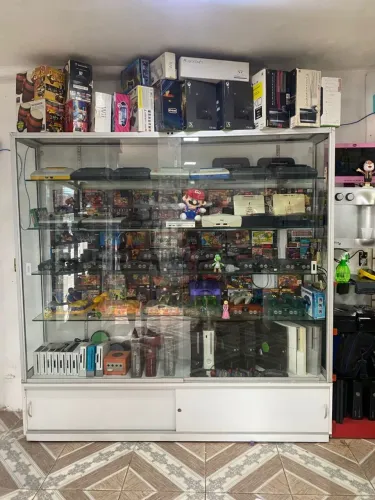 VENDO VITRINE GRANDE 