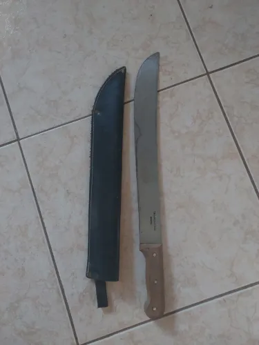 Facão novo Tramontina 40cm de lâmina com bainha.