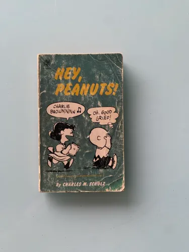 Hey peanuts (Charlie brown) - livro em inglês 