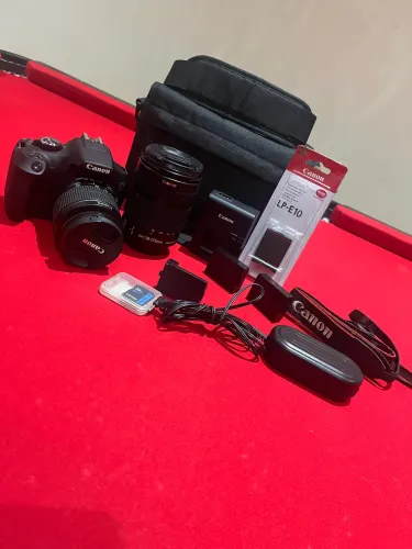 Câmera cânon 2000D(T7) com wifi, lente e acessórios! Aceito MacBook na troca!!