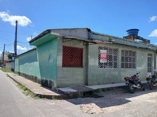 Casa de esquina no Panorama XXI