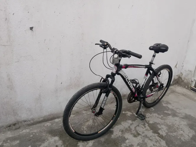 Bicicleta de macha em boas condições.
