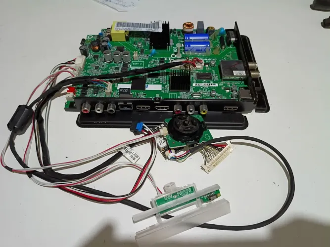 Kit placas TV TCL L32S4700S