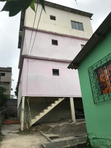 OPORTUNIDADE!! Vendo Prédio com 3 apt + Casa