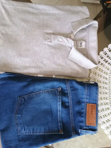 Kit 2 peças juntas por 150,00 01 calça jeans marca Index e 01 camiseta polo Zara original 