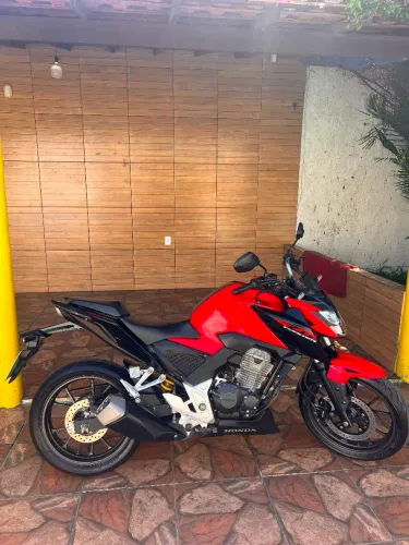 CB 300f Twister