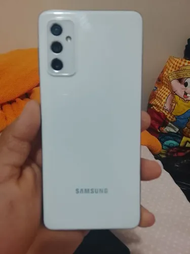 Estou vendendo um celular em bom estado