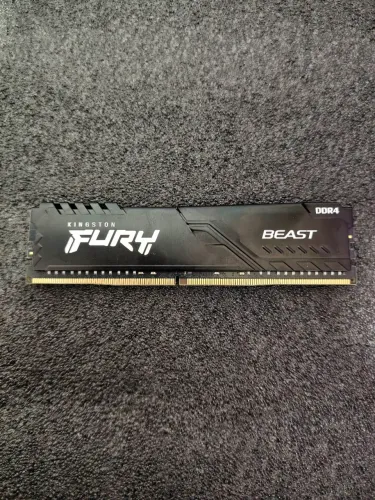 Memória RAM 16GB Kingston FURY Beast DDR4 3000MHz Ler Descrição
