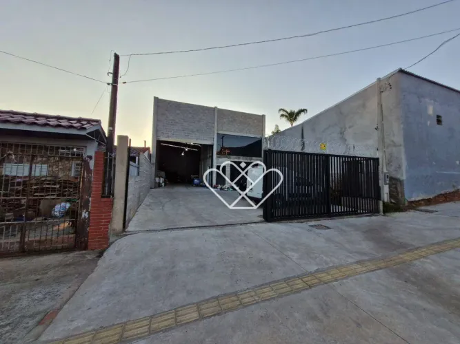 Pavilhão com 300m² e Energia Trifásica no Bairro Barnabé em Gravataí