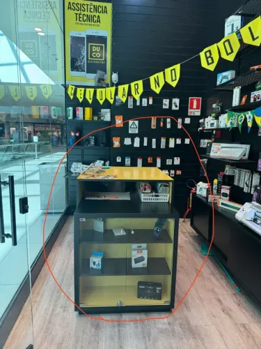 Móvel Balcão central com gavetas laterais