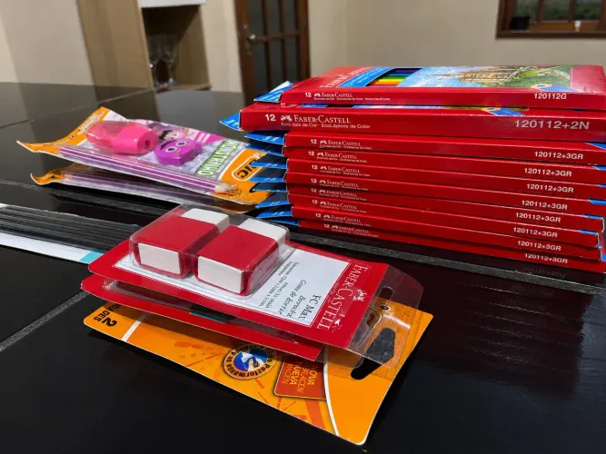 Kit de Material Escolar Faber-Castell + BIC + School Basics
