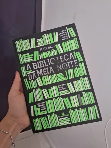 Vendo livro usado por um bom preço (capa mole) 