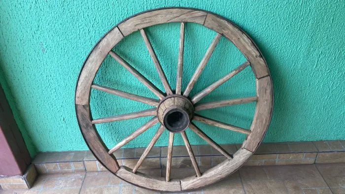 Rodas de carroça rústicas decoração colecionadores antigas