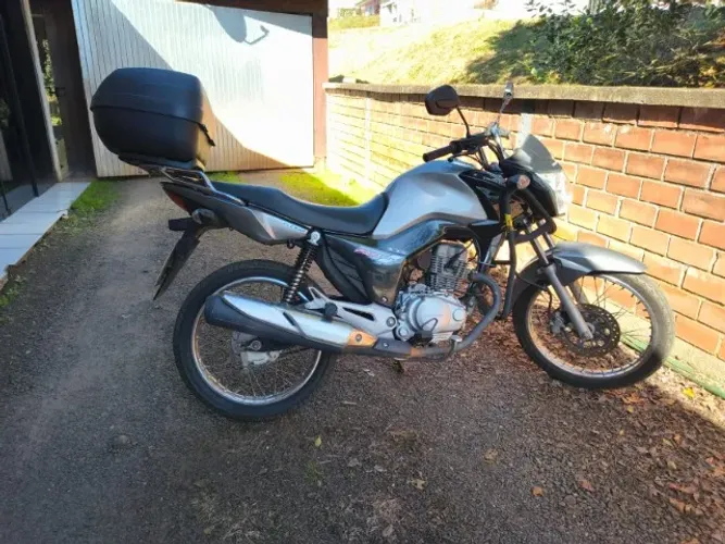 Vende-se moto.