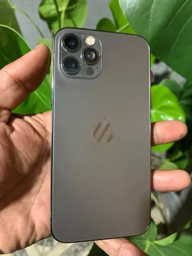 IPHONE 12 pro ? bateria 88%. Vendo ou troco !! Funciona tudo!