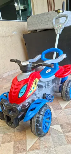 Carrinho de Passeio Quadriciclo Infantil