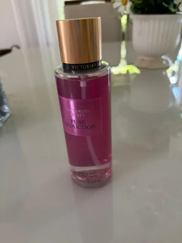 Body splash 250ml Victoria secrets original . Fragrância pure seduction .