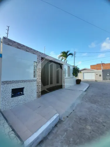Casa à Venda no Bairro Aeroporto