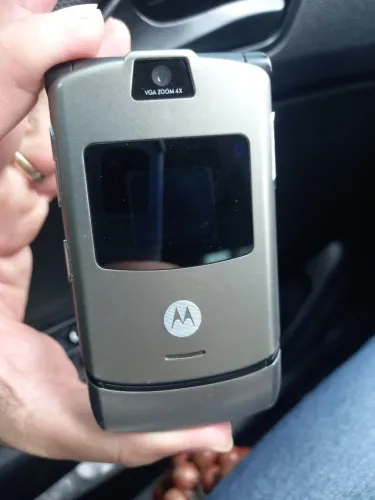Celular antigo Motorola V3 usado