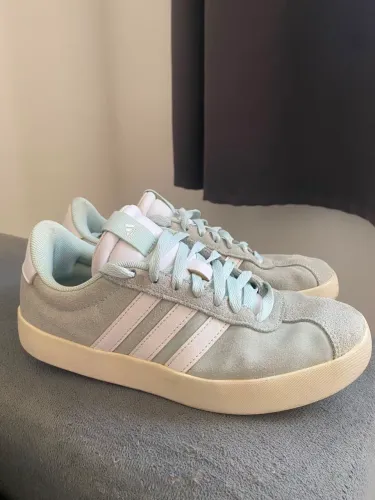 Tênis adidas verde mar