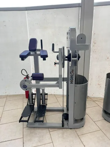 Equipamento Fitness | Righetto | Linha High On | Glúteos em Pé
