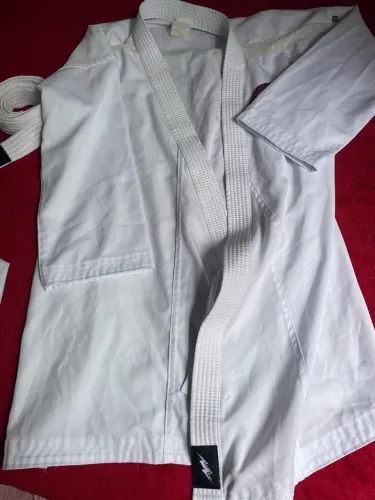 Kimono de karatê e luva de karatê homologado
