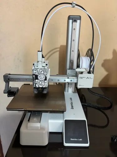 Bambu Lab A1 Mini - Excelente Estado | Pouco Tempo de Uso