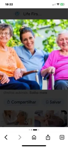 Técnica de enfermagem acompanhar paciente idoso 