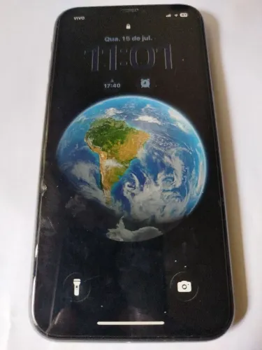 Celular iPhone 11