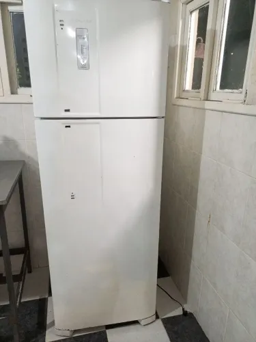 Vendo geladeira usada bem conservada Electrolux frost free