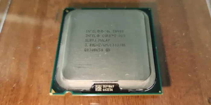 Processador Intel Core 2 Duo E8400 - 3.0GHz - Socket LGA 775 - Usado