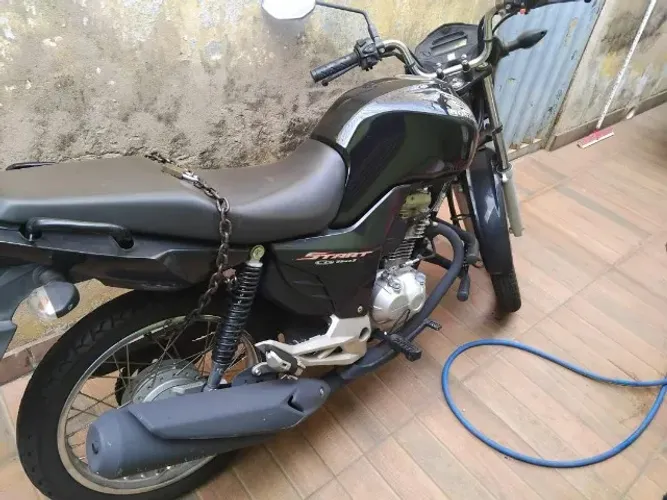 moto Honda cg 160 start ano 2023 baixa KM 4050 km IPVA pago único dono