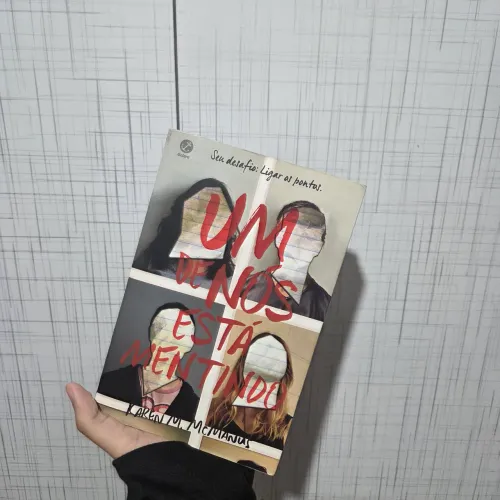 Kit de Livros - 'Um de nós está mentindo' e 'Um de nós é o próximo'