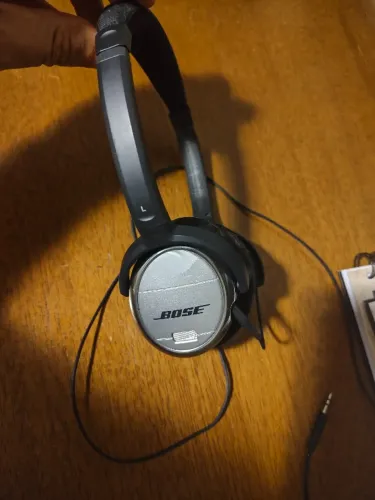 Fone Bose QC3 com carregador