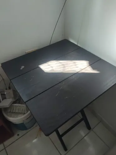 Mesa de madeira dobrável 61x61