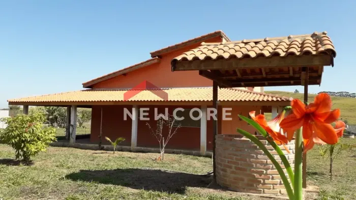 Chácara em Estrada Municipal Nicanor Giovanelli - Chácara Marambaia - Caçapava/SP